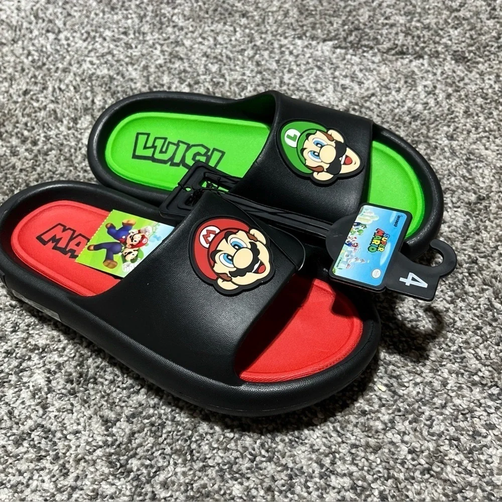 Super Mario Brothers Luigi Ground Up Youth Size 4 Flip Flops Sandals Slides